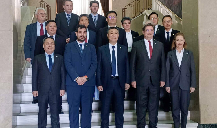 Συνάντηση με τον Προέδρο του Shandong Port Group και τα στελέχη του Ομίλου του